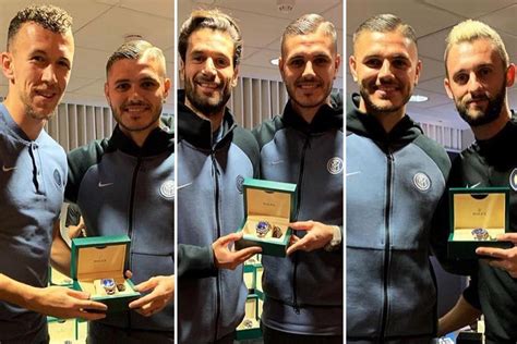 foto rolex icardi|INTER, Icardi regala un Rolex a tutta la squadra .